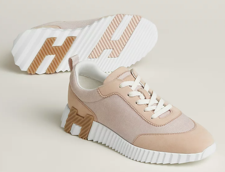 Bouncing Sneaker