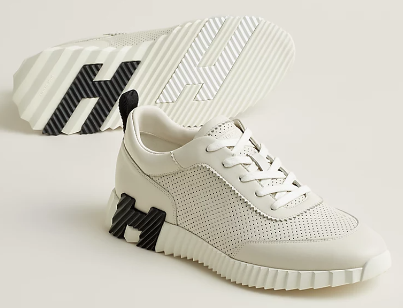 Bouncing Sneaker