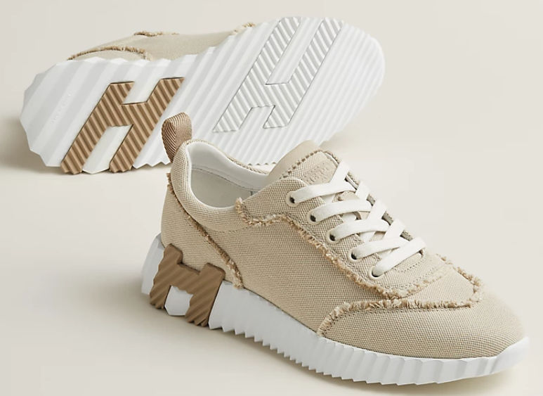 Bouncing Sneaker