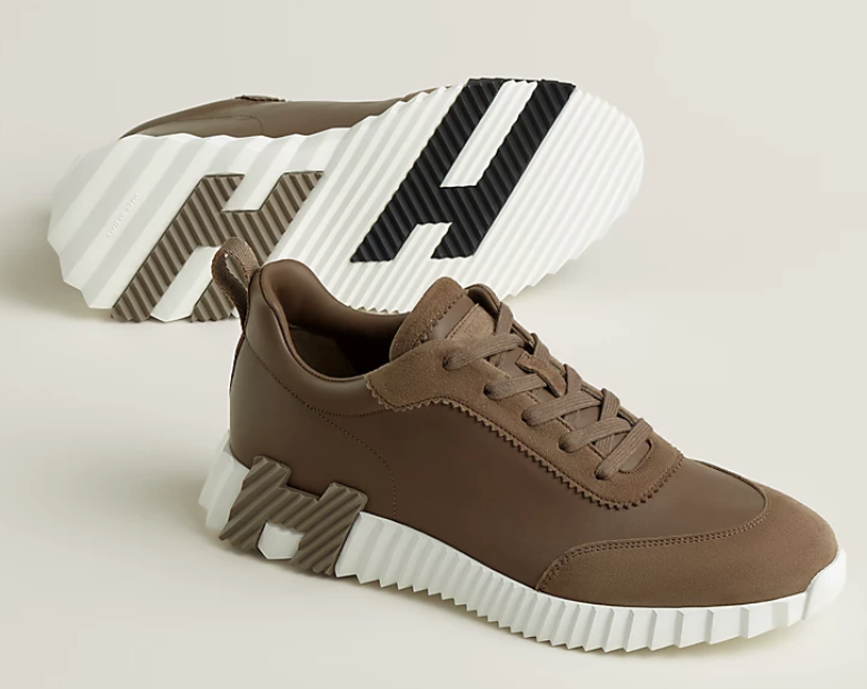 Bouncing Sneaker