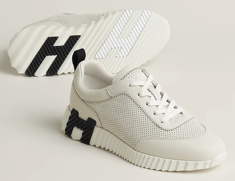Bouncing Sneaker