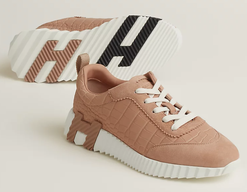 Bouncing Sneaker