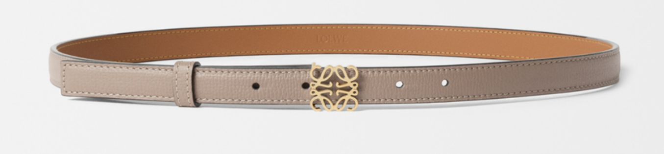 Anagram belt in pebble grain calfskin