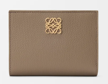 Anagram compact wallet in pebble grained calfskin