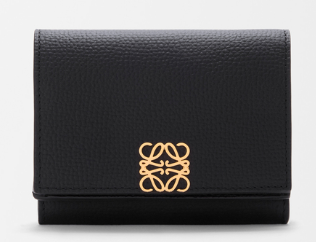 Anagram trifold wallet in pebble grained calfskin