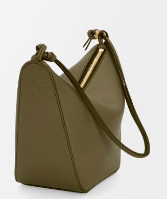 Compact Hammock bag in soft grained calfskin