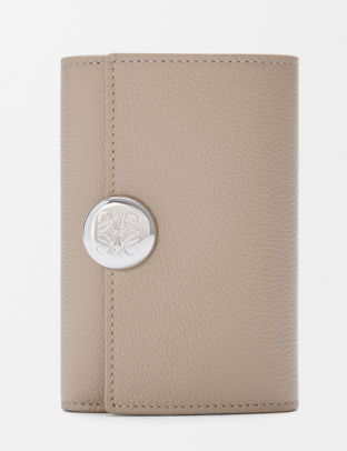 Pebble small vertical wallet in pebble grained calfskin